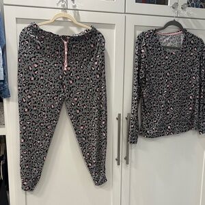 Women's Grey & Pink Leopard Print Pajama Set